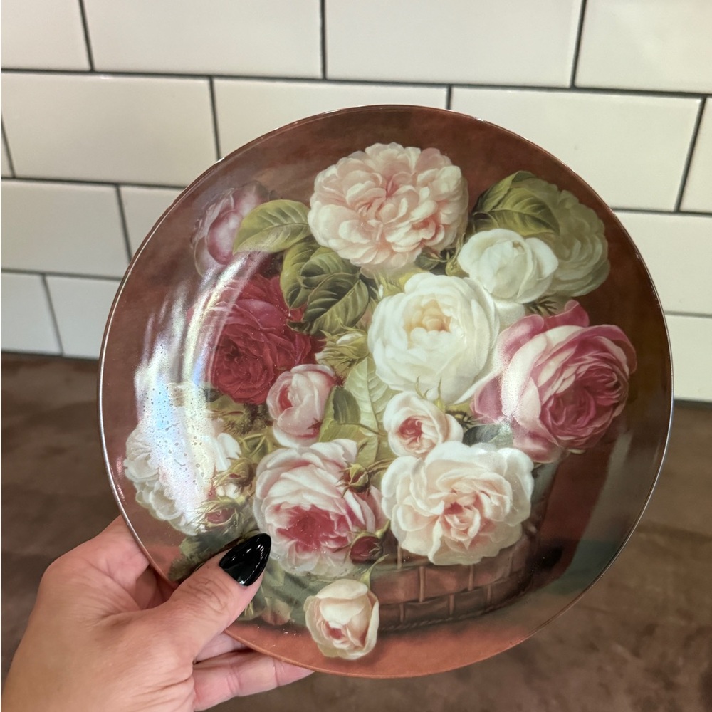 BOGO Floral Decorative Plate with Roses fragrance collection “Embarrassment”